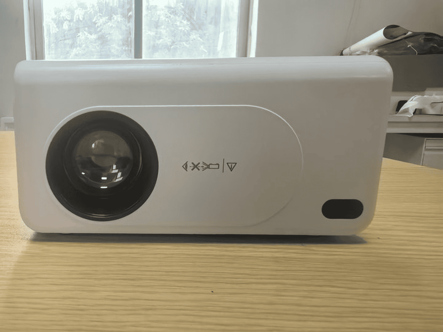 SUNNZO Self-acting focussing projectors